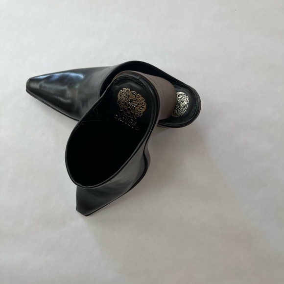 SHOES - Picture 14 of 16